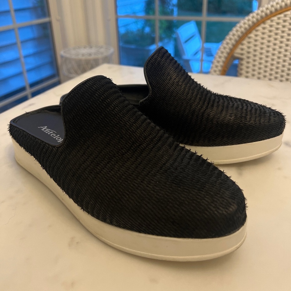 Antelope Black Mules / Clogs
